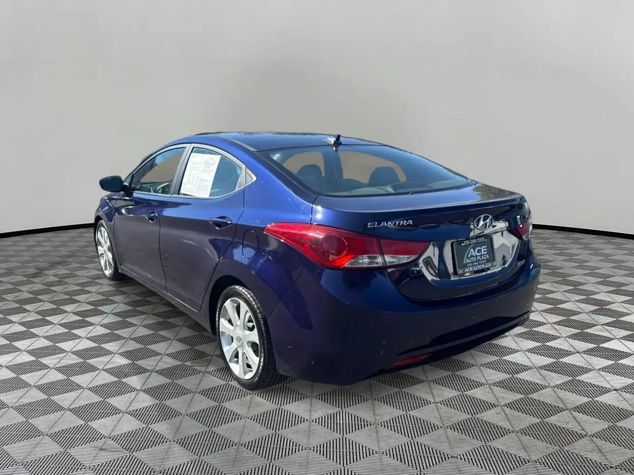 Used 2013 Hyundai Elantra Limited w/ Technology Pkg FWD image 7