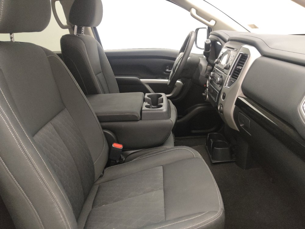 Used 2018 Nissan Titan SV AWD/4WD image 21