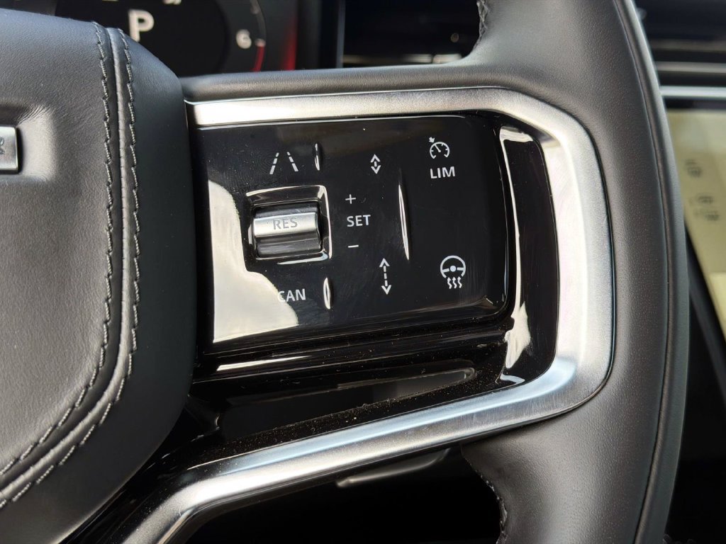 Used 2026 Land Rover Range Rover Sport SE AWD/4WD image 28