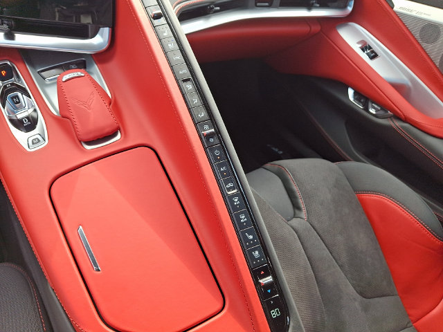Used 2023 Chevrolet Corvette Z06 RWD image 11