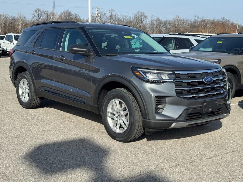 New 2026 Ford Explorer Active AWD/4WD image 2