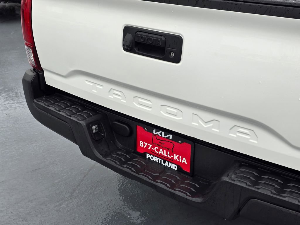 Used 2018 Toyota Tacoma SR image 16