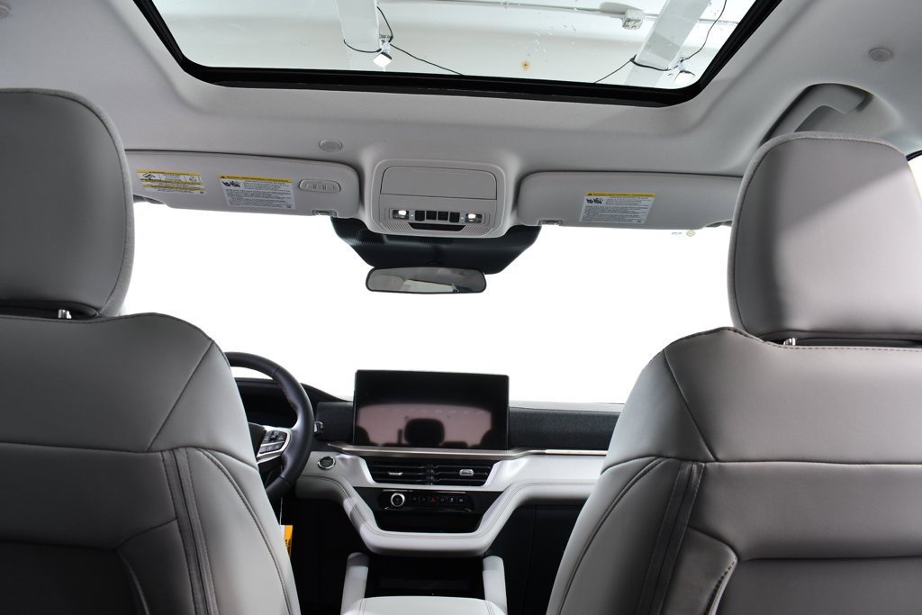 New 2025 Ford Explorer Active w/ Active Comfort Package image 17