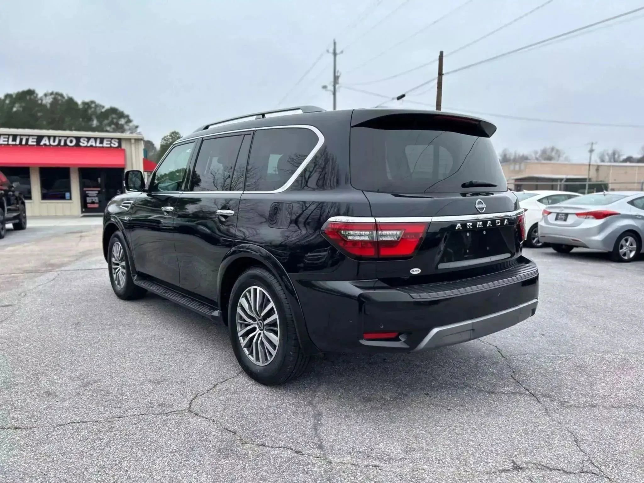 Used 2021 Nissan Armada SV w/ SV Appearance Package image 9