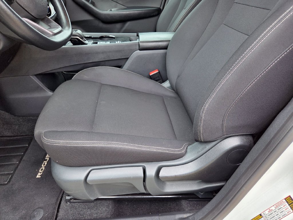 Used 2026 Nissan Rogue S FWD image 10