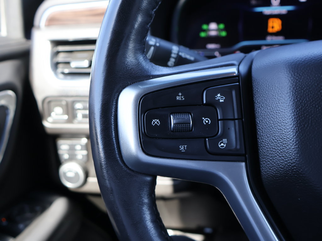 Used 2022 Chevrolet Suburban LT w/ Luxury Package AWD/4WD image 23