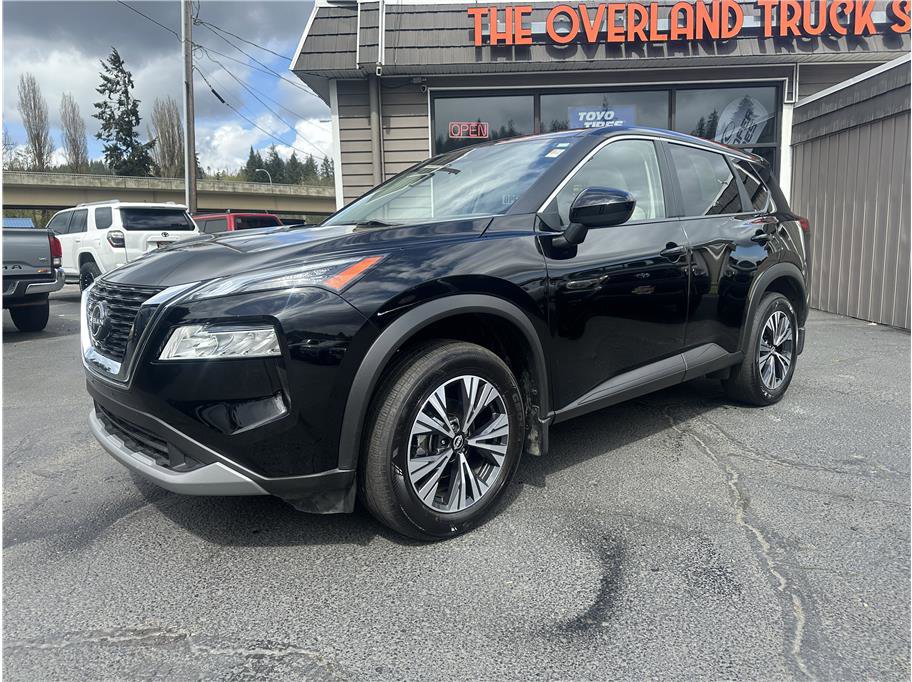 Used 2023 Nissan Rogue SV image 2