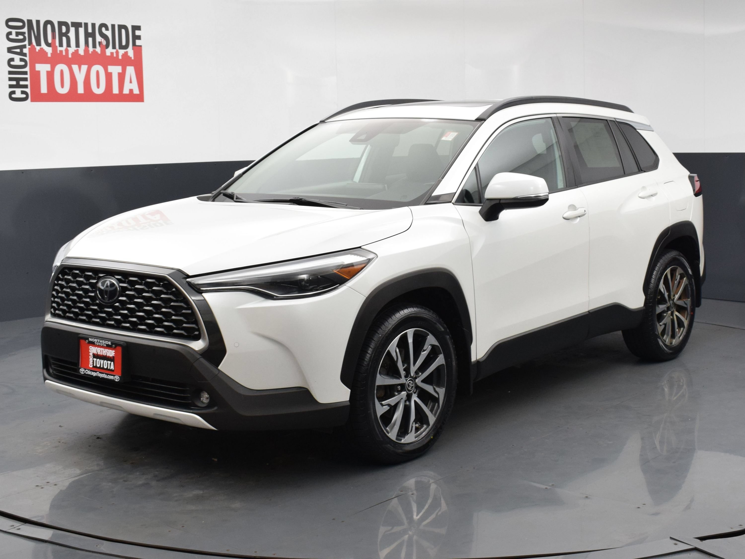 Used 2022 Toyota Corolla Cross XLE w/ Convenience Package AWD/4WD image 8