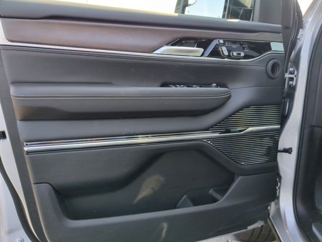 New 2024 Jeep Grand Wagoneer Series I image 12