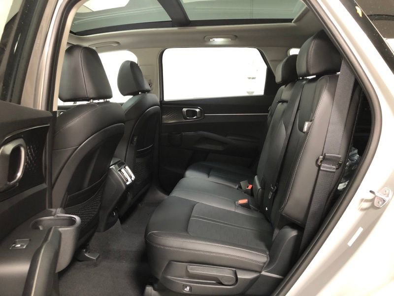 New 2026 Kia Sorento S w/ S Panoramic Sunroof Package image 16