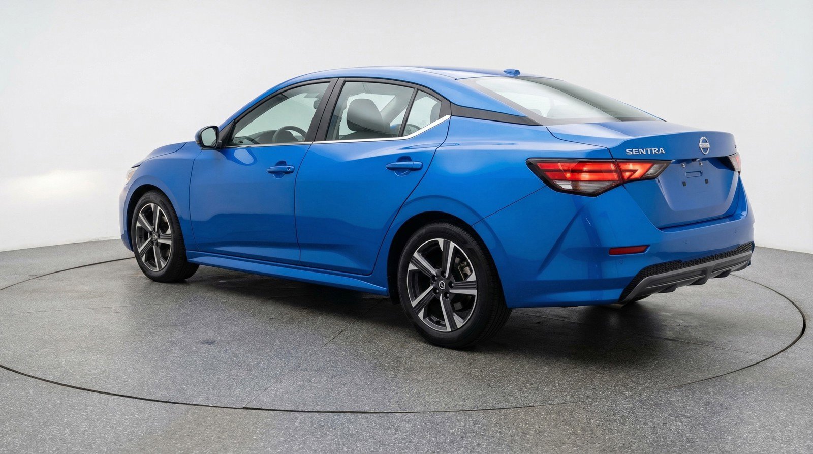 Used 2025 Nissan Sentra SV image 6