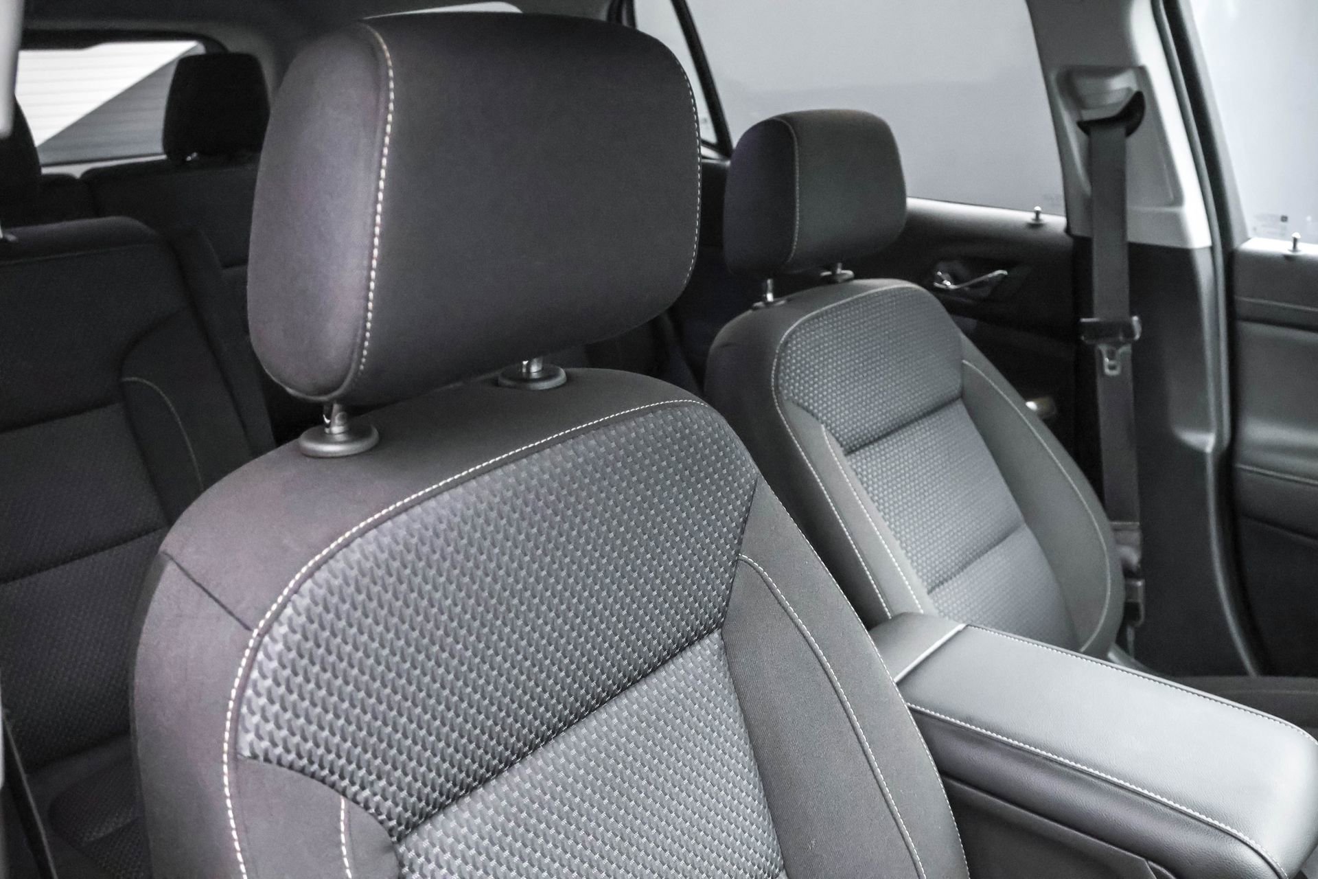 Used 2023 GMC Acadia SLE w/ Driver Convenience Package image 41