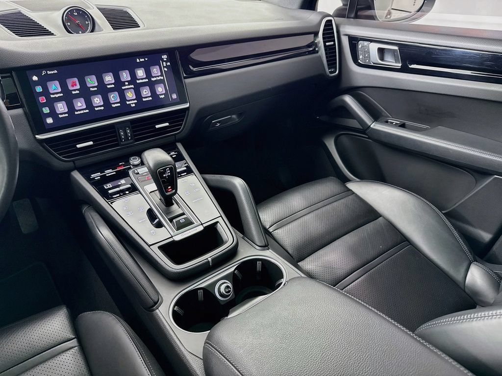 Certified 2023 Porsche Cayenne AWD/4WD image 25