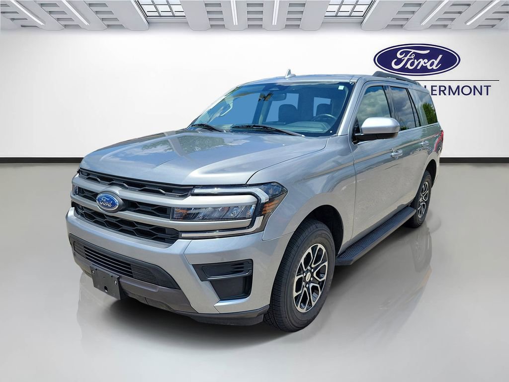 Used 2024 Ford Expedition XLT AWD/4WD image 2