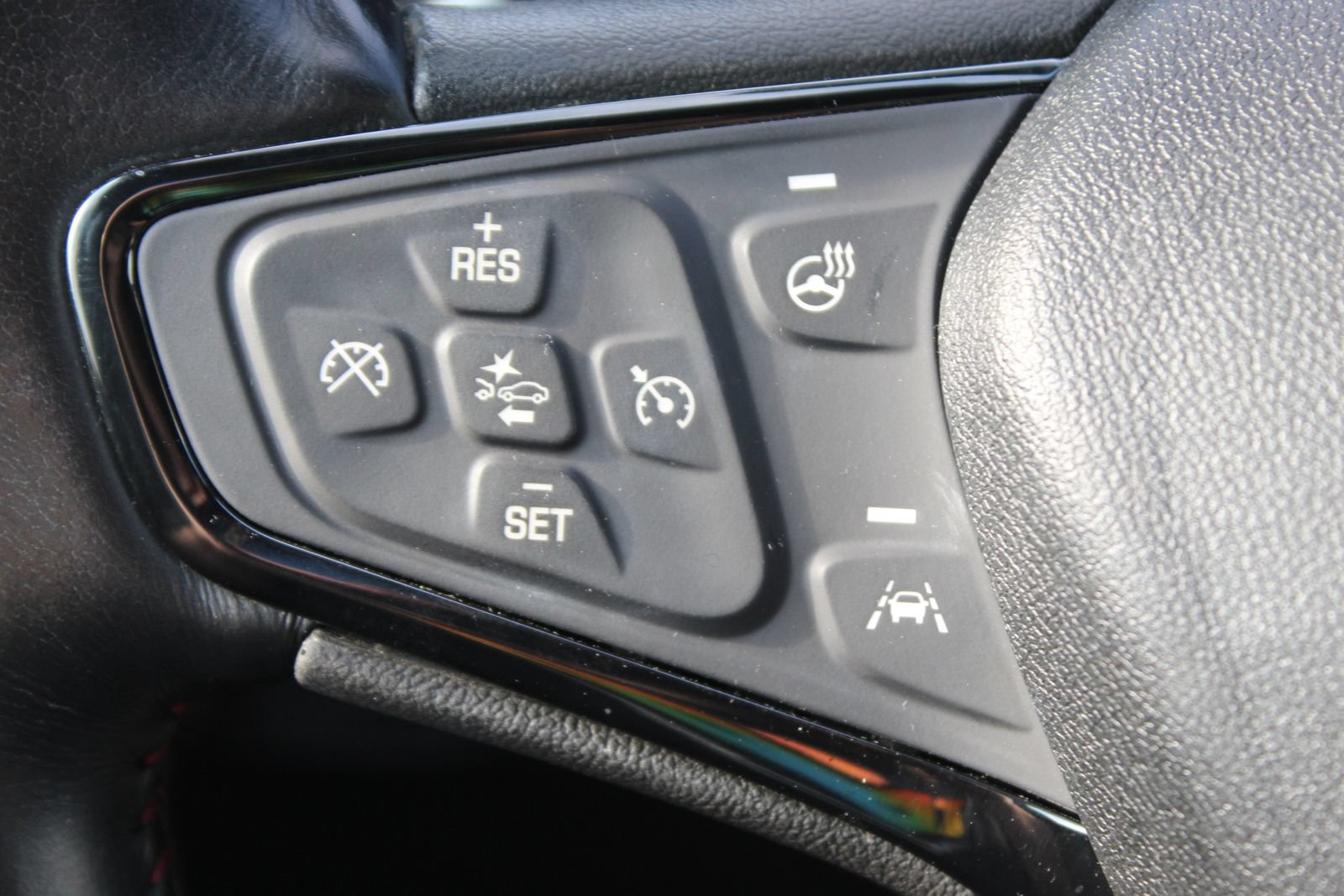 Used 2022 Chevrolet Equinox RS w/ RS Leather Package FWD image 24