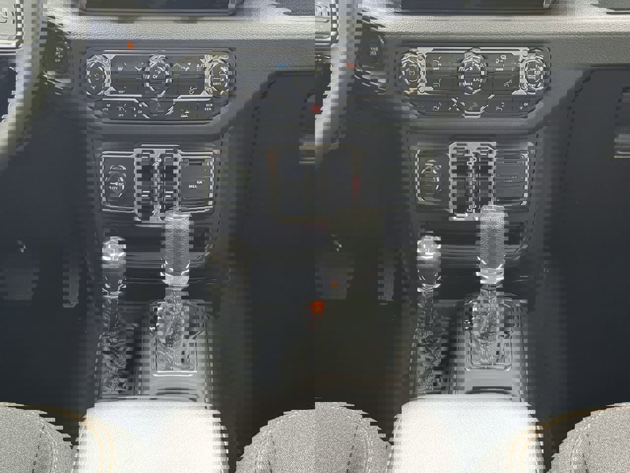 New 2025 Jeep Gladiator Sport image 17