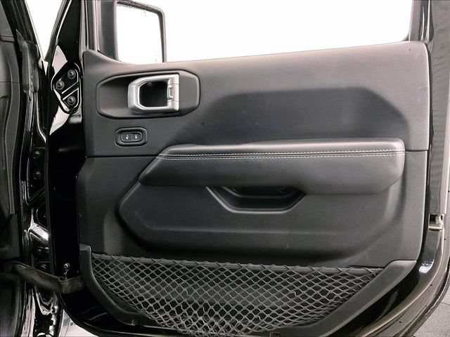 Used 2018 Jeep Wrangler Unlimited Sahara AWD/4WD image 23