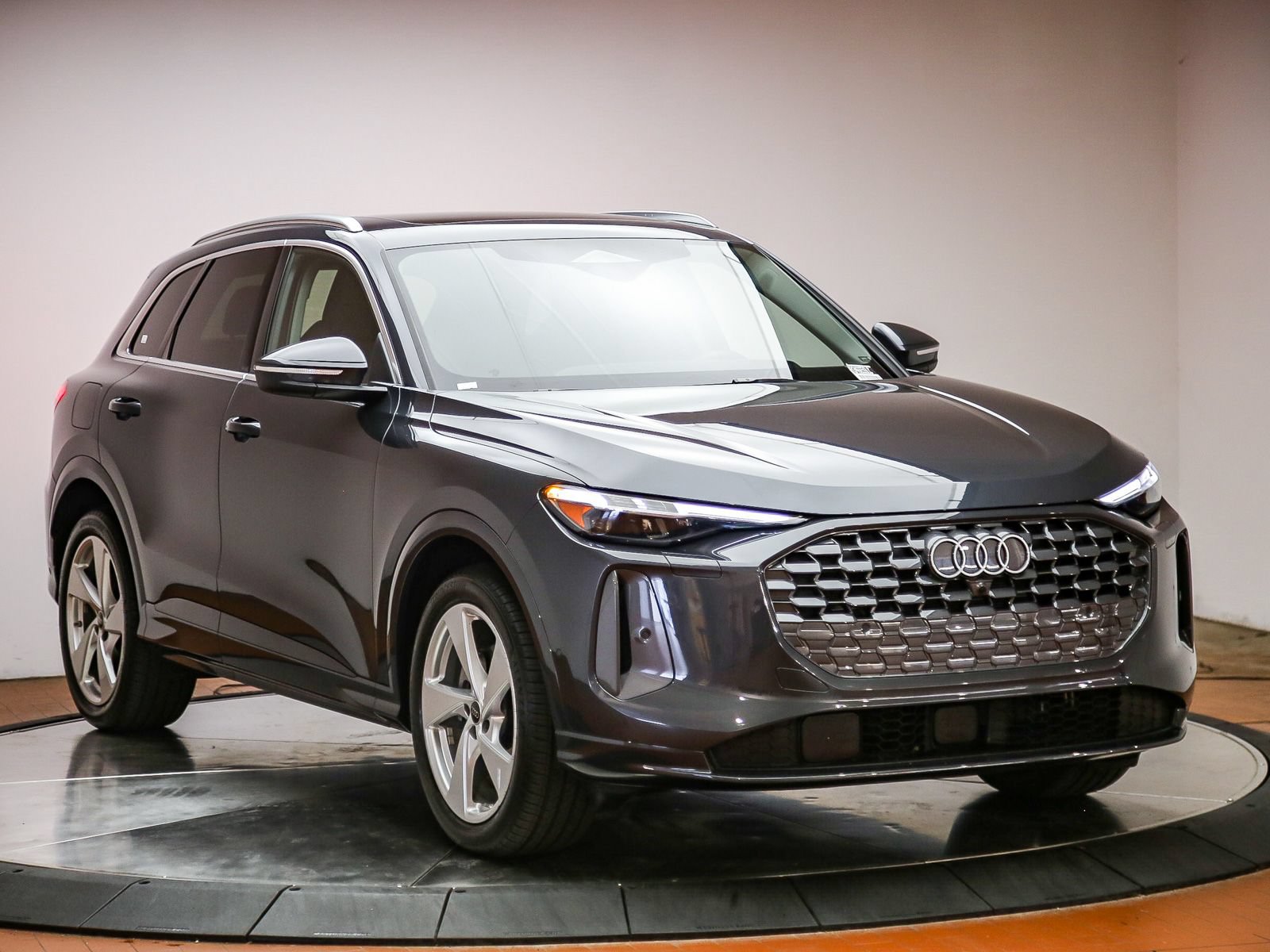 Certified 2025 Audi Q5 Prestige AWD/4WD image 6