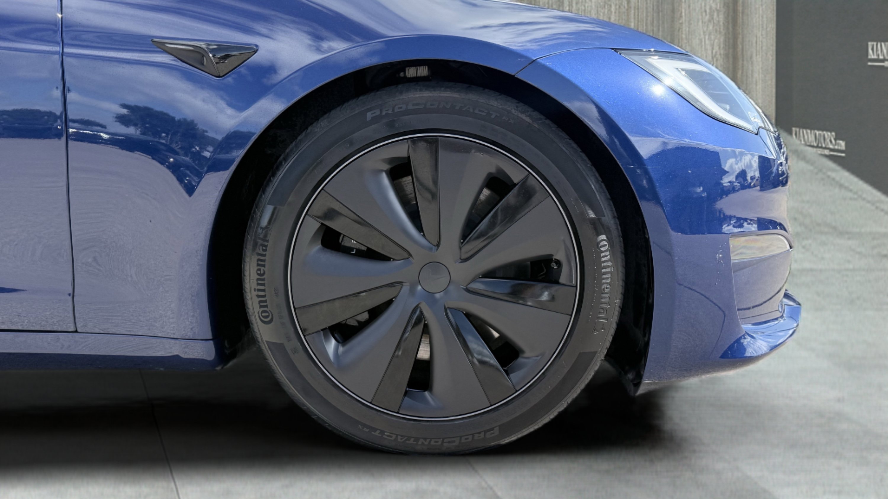 Used 2024 Tesla Model S AWD/4WD image 11