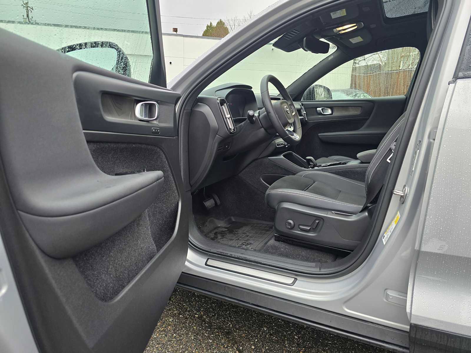 Certified 2023 Volvo XC40 Recharge Plus w/ Protection Package Premier image 29