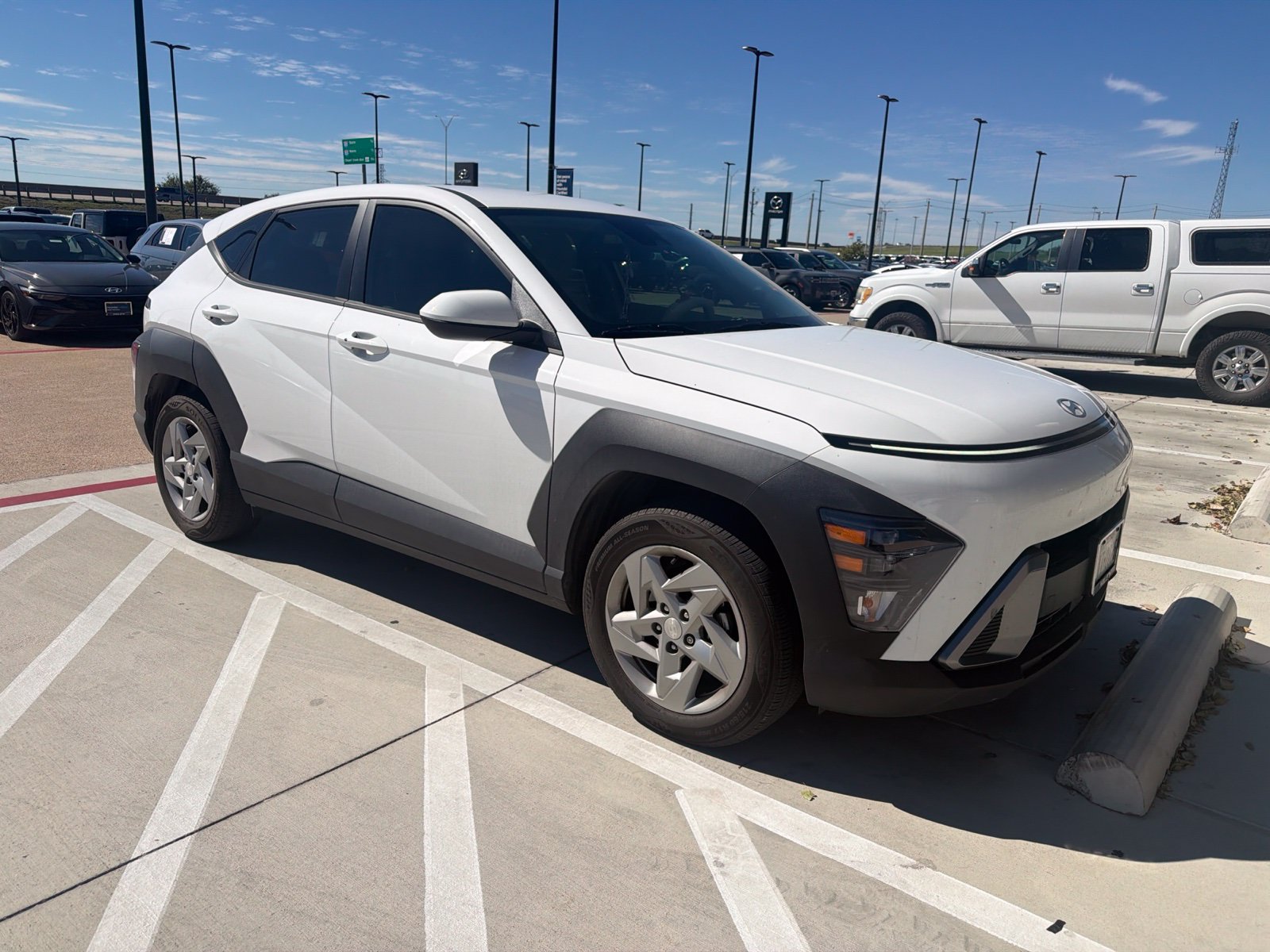 Used 2025 Hyundai Kona SE FWD image 3