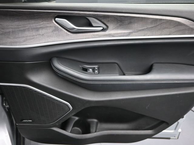 Used 2022 Jeep Grand Cherokee Limited image 25