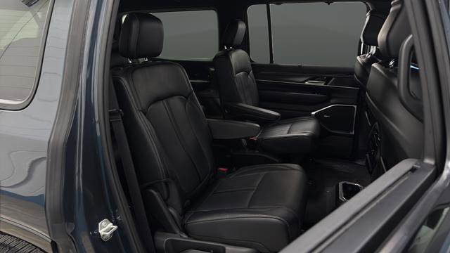 Used 2024 Jeep Wagoneer Series II w/ Convenience Group I image 11