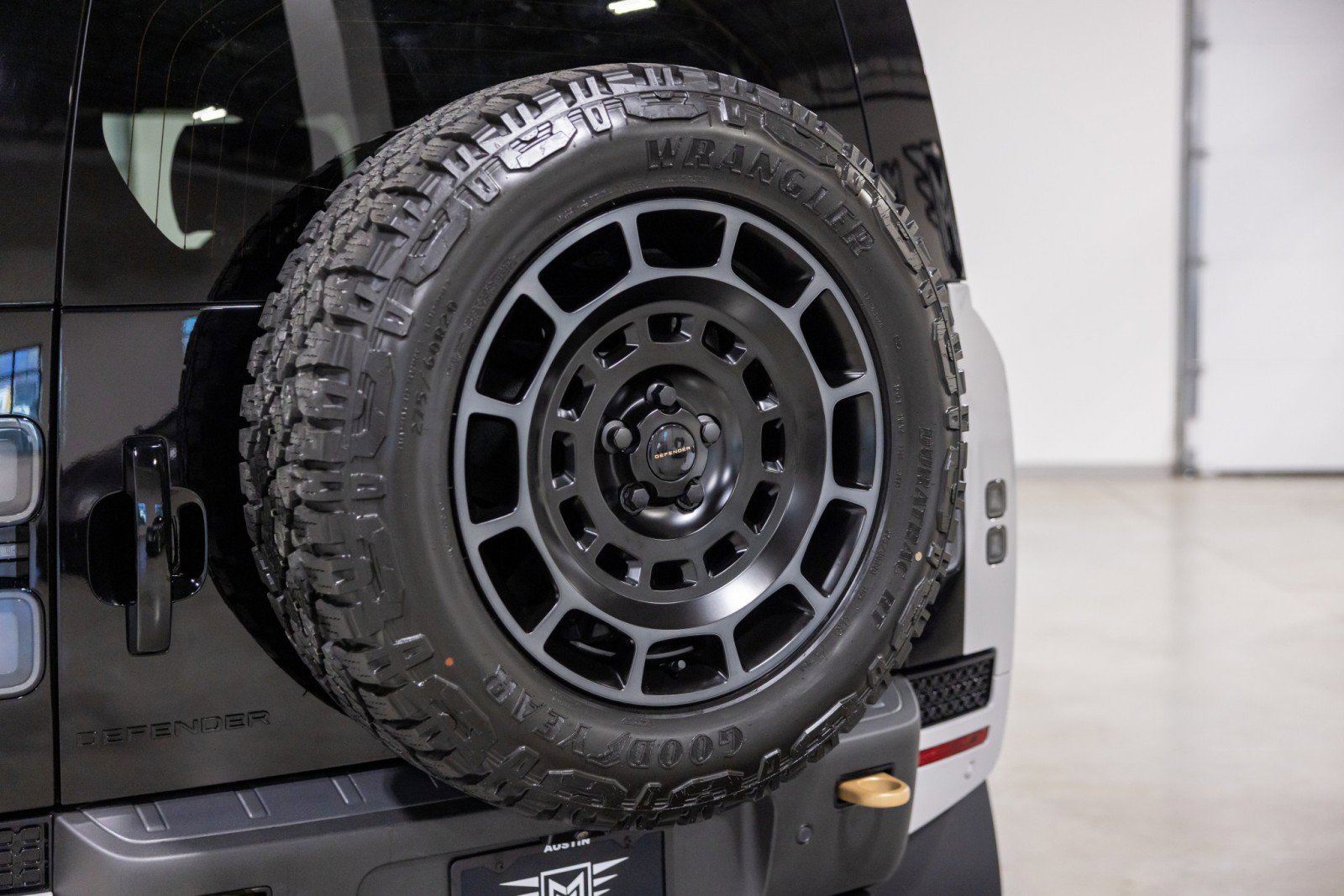 Used 2026 Land Rover Defender 110 OCTA image 15