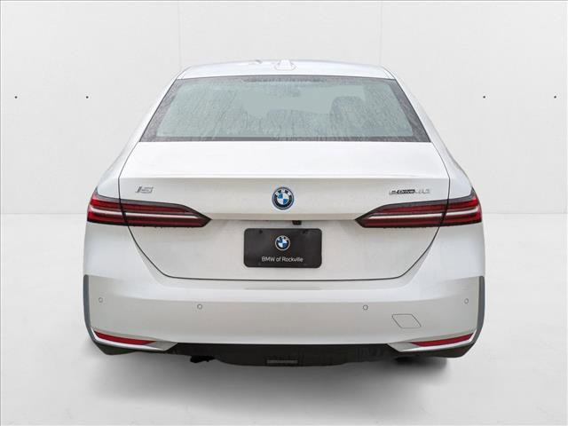 Used 2024 BMW i5 eDrive40i w/ Premium Package image 8