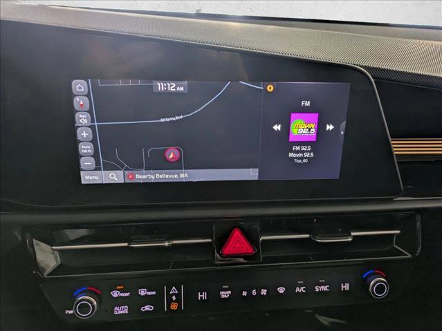 Used 2025 Kia Niro EX image 18
