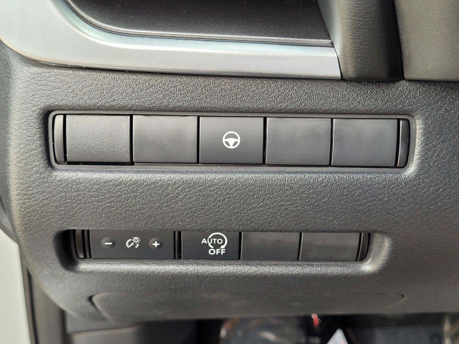 Used 2023 Nissan Rogue SV AWD/4WD image 14