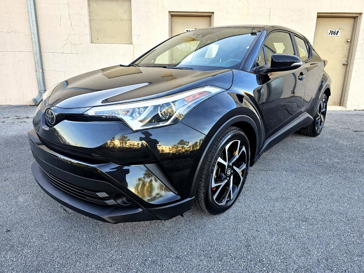 Used 2019 Toyota C-HR Limited image 7