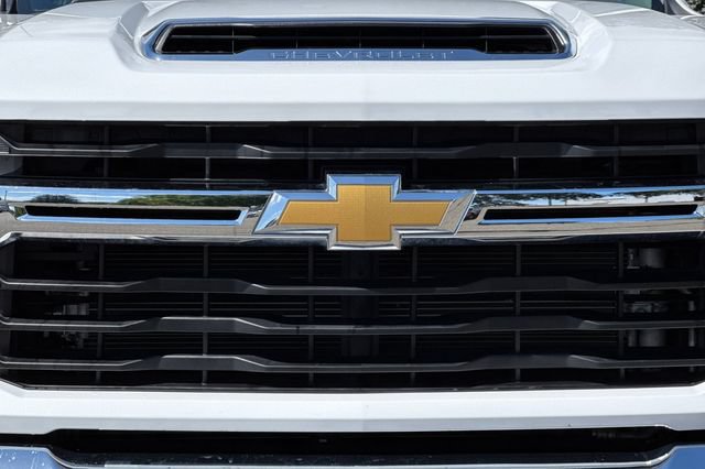 Used 2025 Chevrolet Silverado 2500 LT w/ Convenience Package AWD/4WD image 48