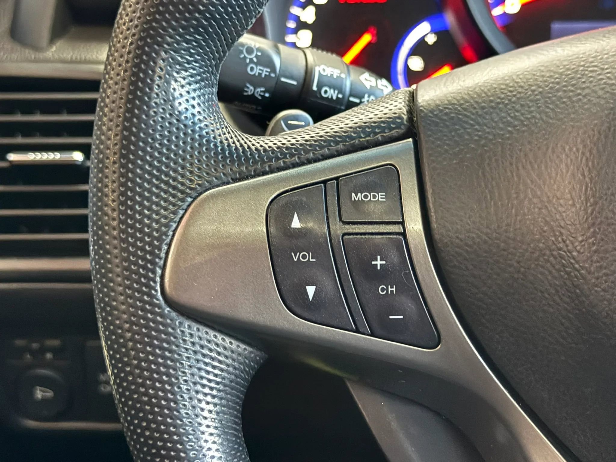 Used 2011 Acura RDX SH-AWD image 11