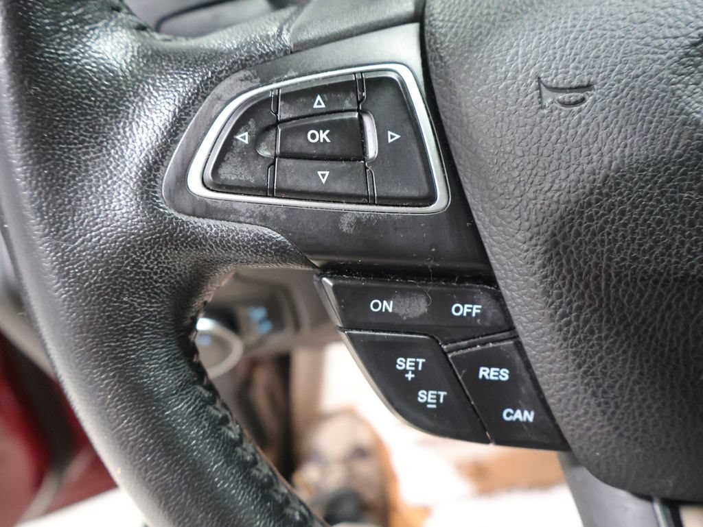 Used 2015 Ford Focus SE w/ SE Cold Weather Package FWD image 34