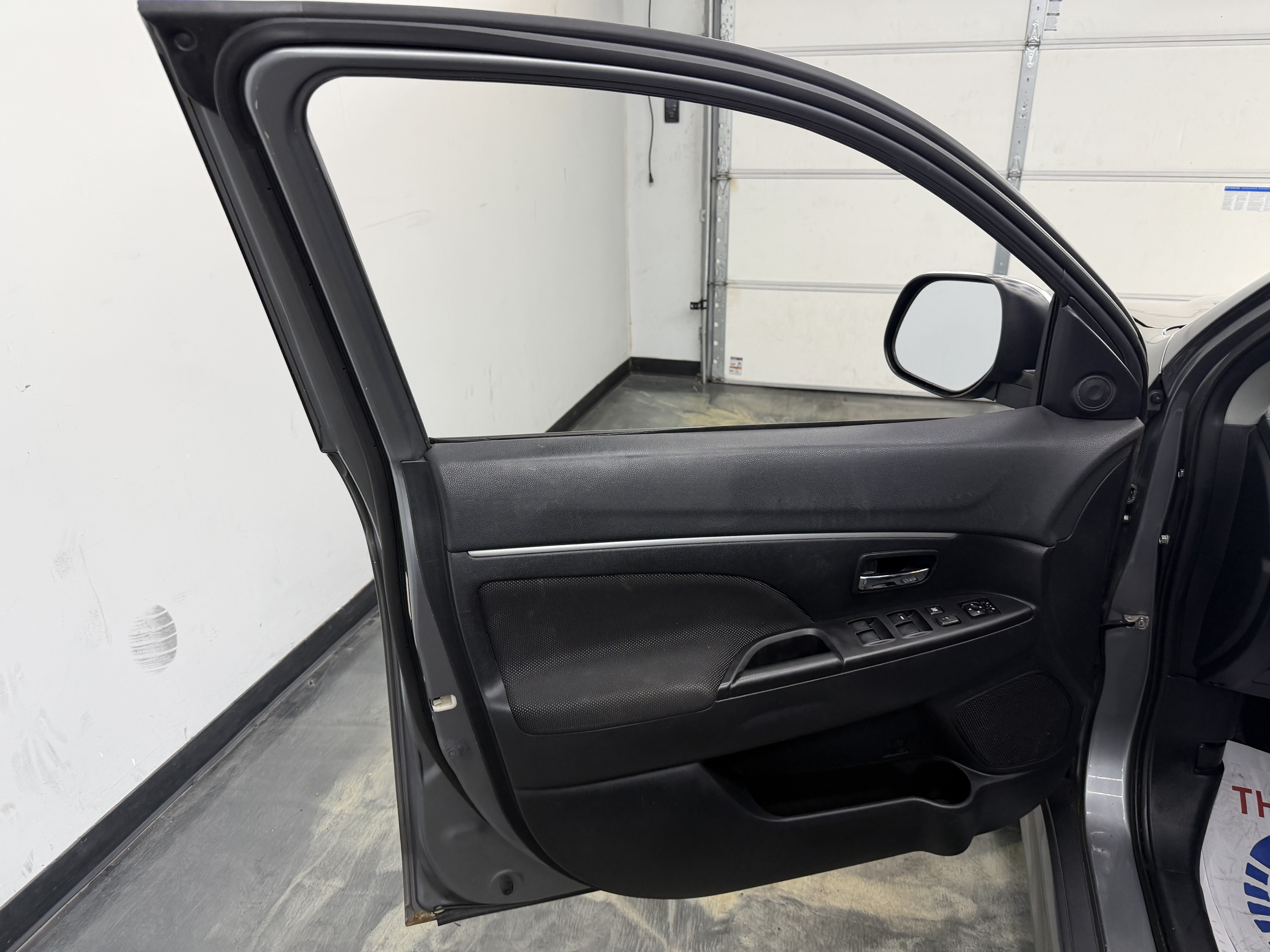 Used 2011 Mitsubishi Outlander Sport SE AWD/4WD image 11