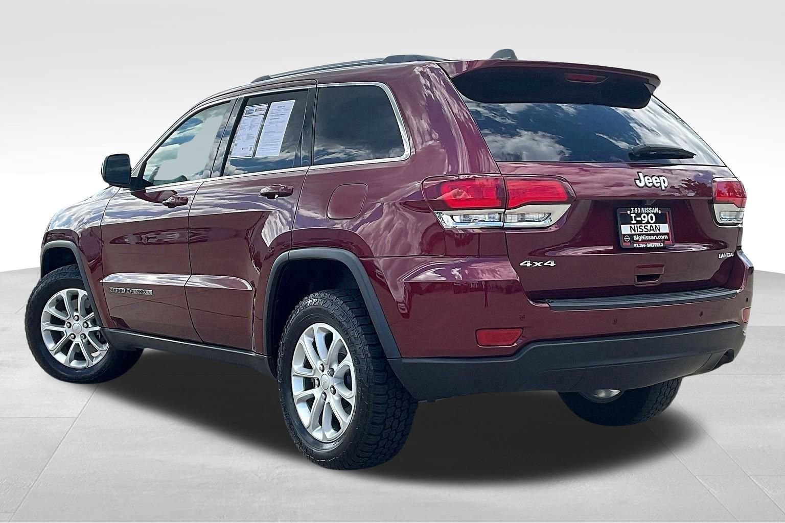 Used 2021 Jeep Grand Cherokee Laredo image 17