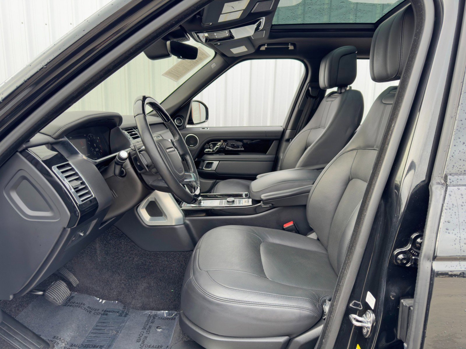 Used 2020 Land Rover Range Rover HSE image 17