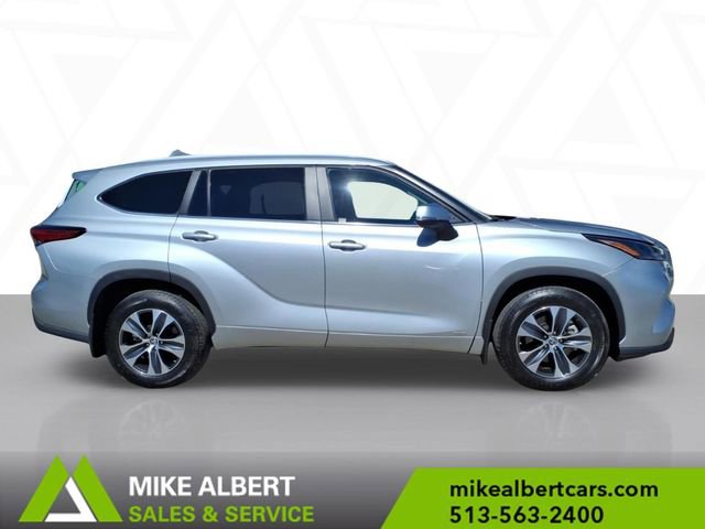 Used 2023 Toyota Highlander XLE image 8