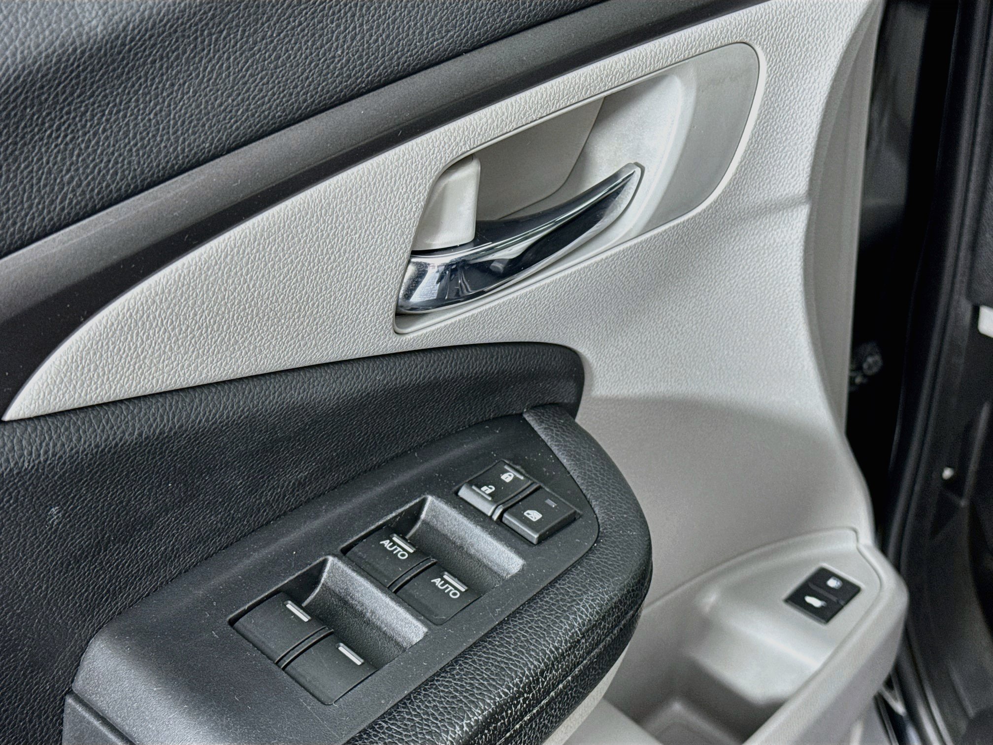 Used 2016 Honda Pilot EX-L image 17