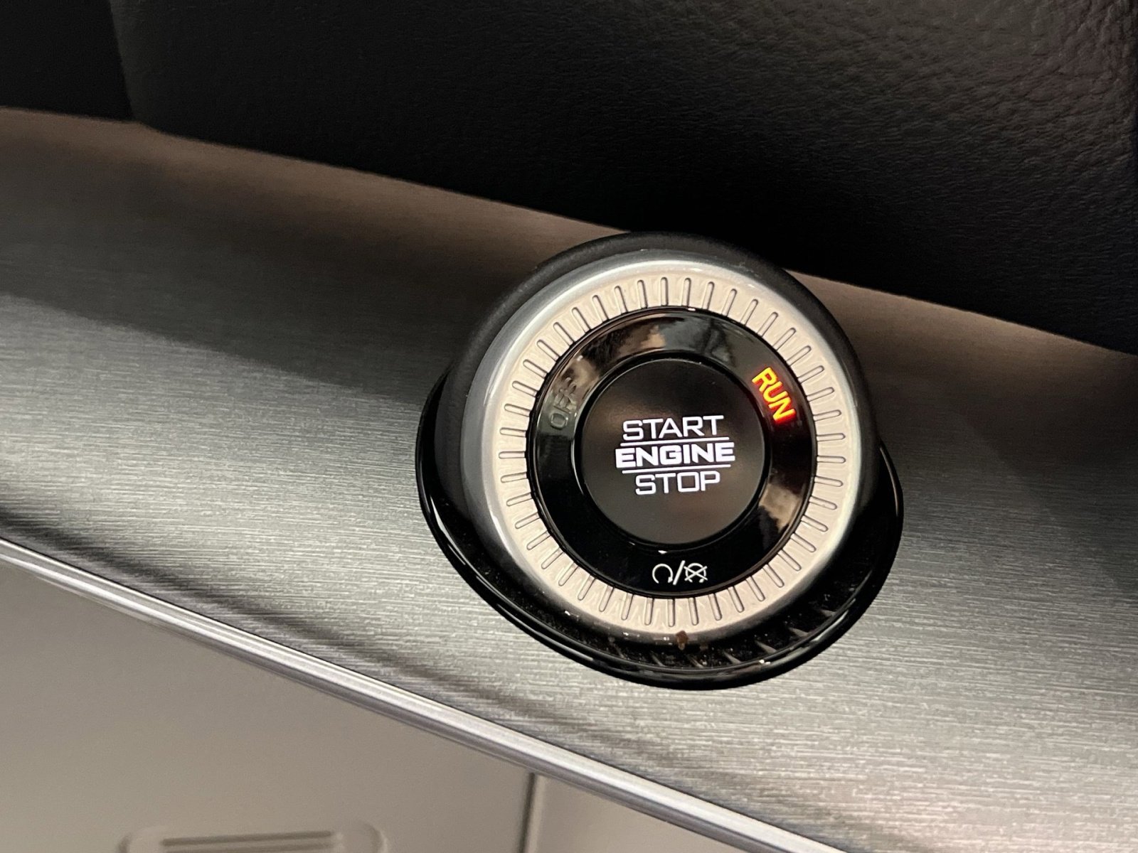 Used 2025 Jeep Wagoneer 4WD image 34