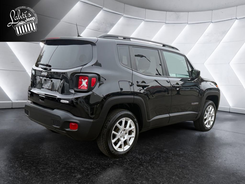 Certified 2020 Jeep Renegade Latitude w/ Cold Weather Group image 4