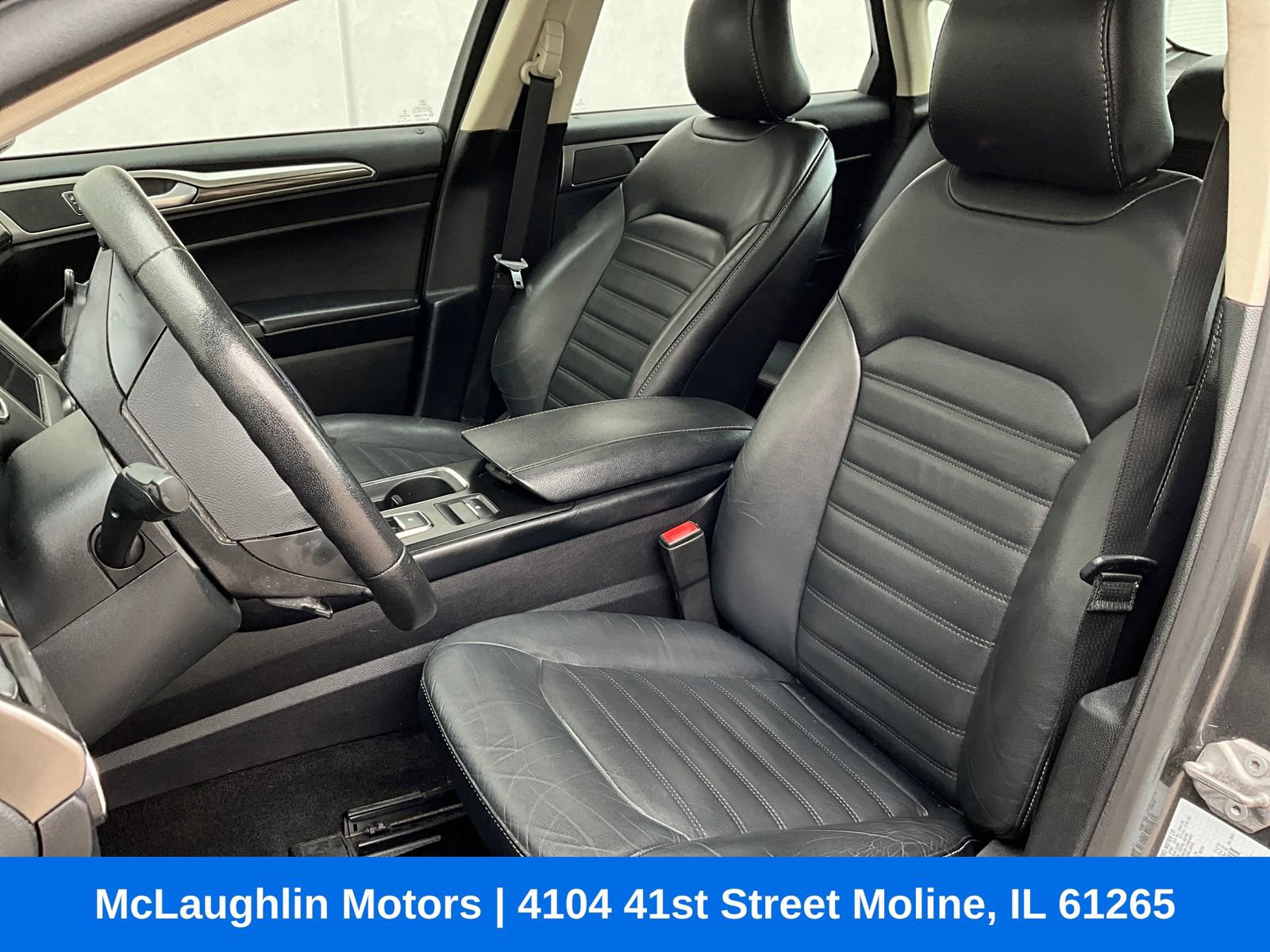 Used 2017 Ford Fusion SE w/ Fusion SE Technology Package FWD image 8