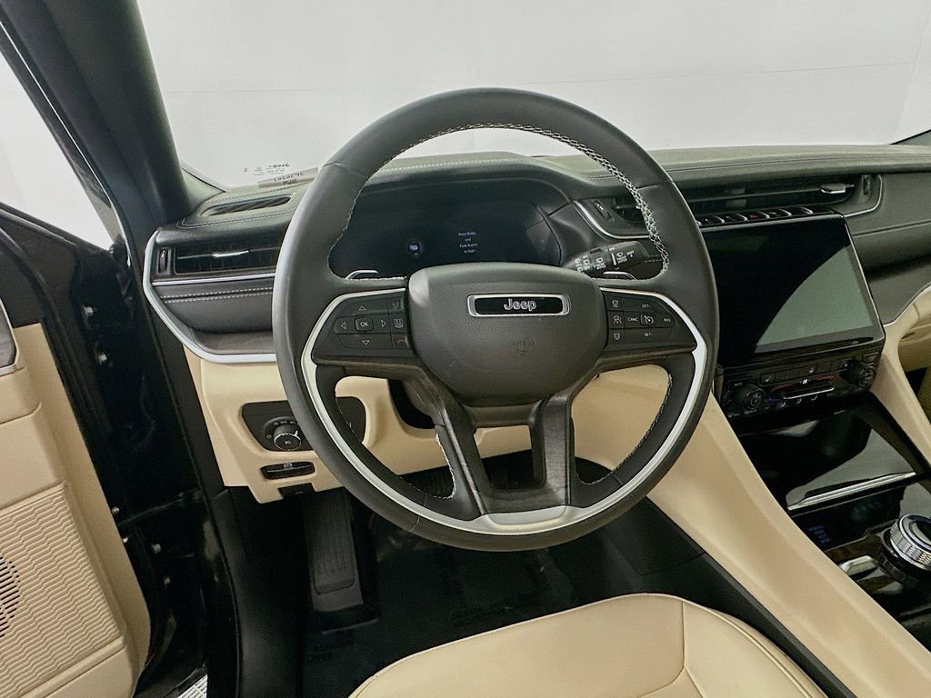 Certified 2025 Jeep Grand Cherokee Limited AWD/4WD image 19