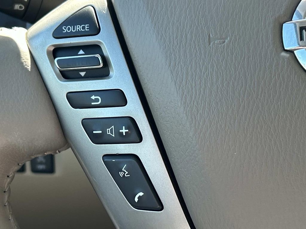 Used 2013 Nissan Armada Platinum image 32