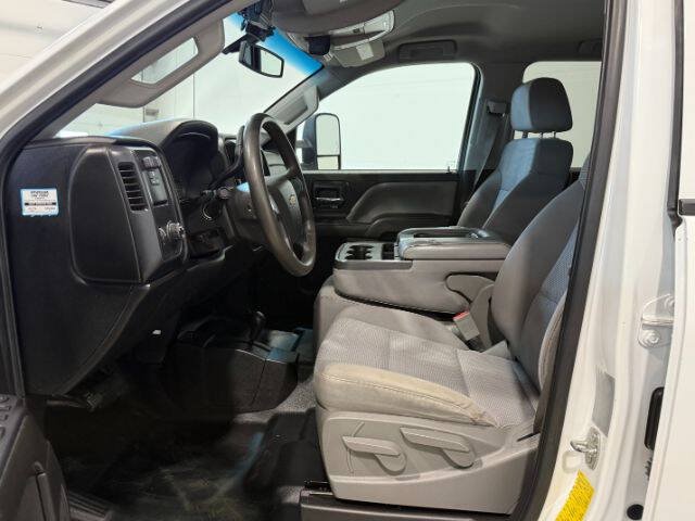 Used 2015 Chevrolet Silverado 3500 W/T w/ WT Convenience Package AWD/4WD image 13