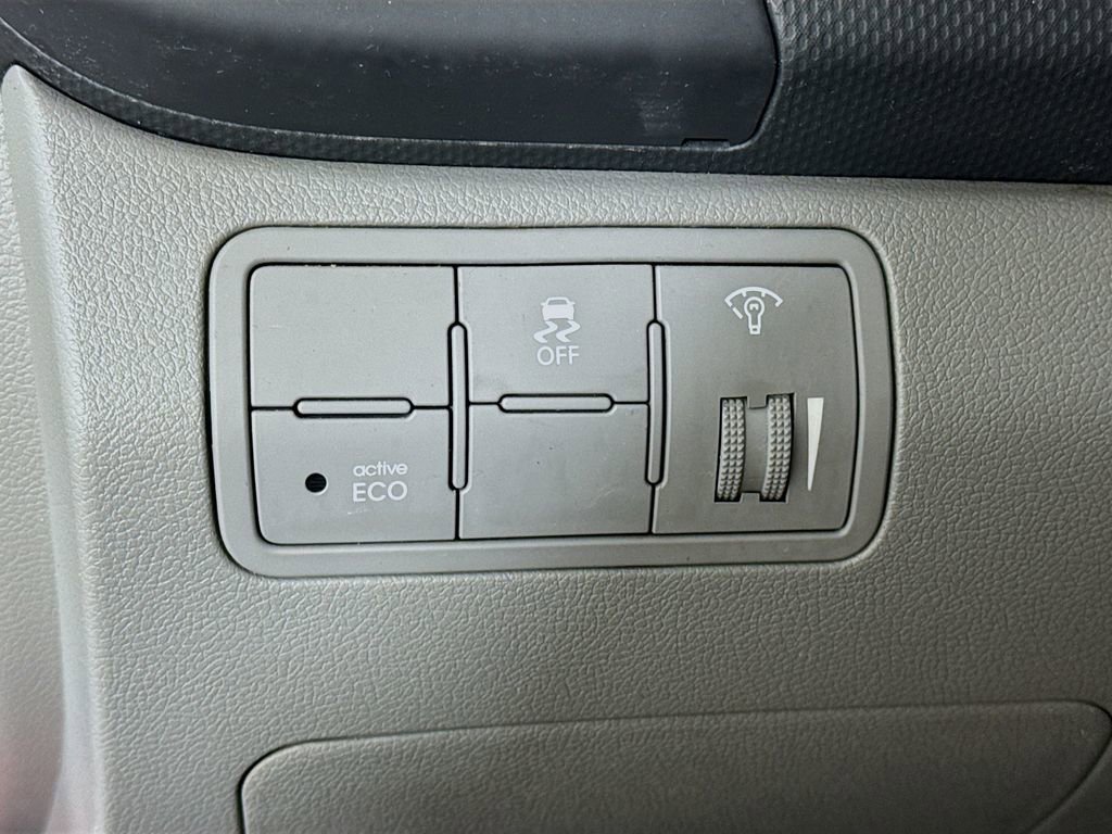 Used 2014 Hyundai Accent GLS w/ Option Group 2 image 10