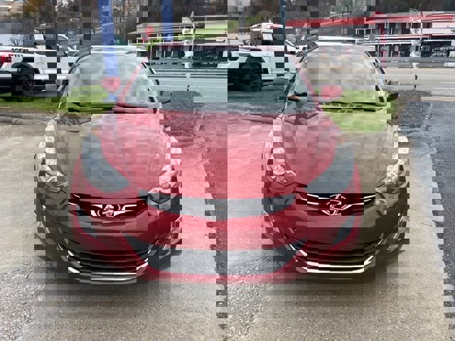 Used 2013 Hyundai Elantra GLS w/ Preferred Pkg image 2