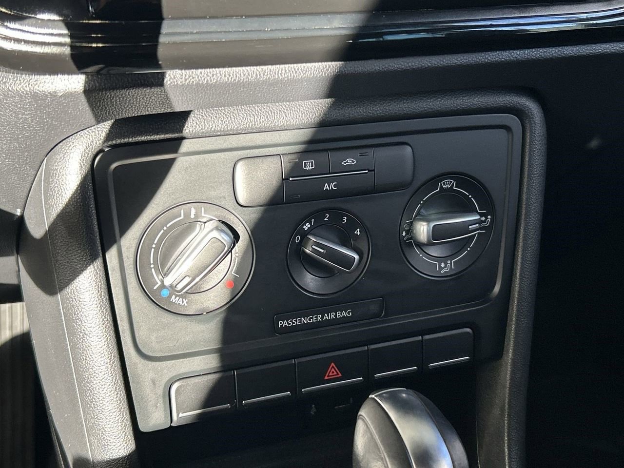 Used 2019 Volkswagen Beetle 2.0T S image 23