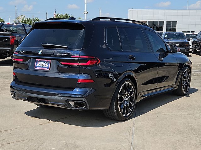 Used 2025 BMW X7 xDrive40i w/ M Sport Package AWD/4WD image 5